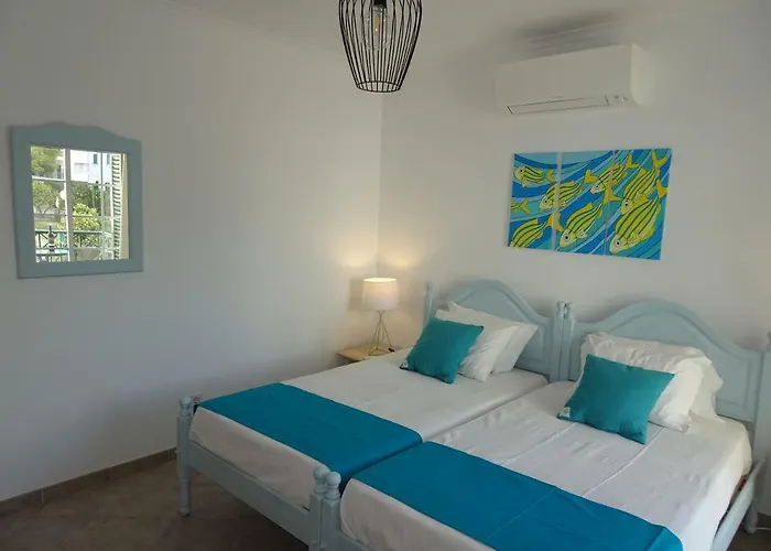 Petit Poisson カバナス・デ・タビラ